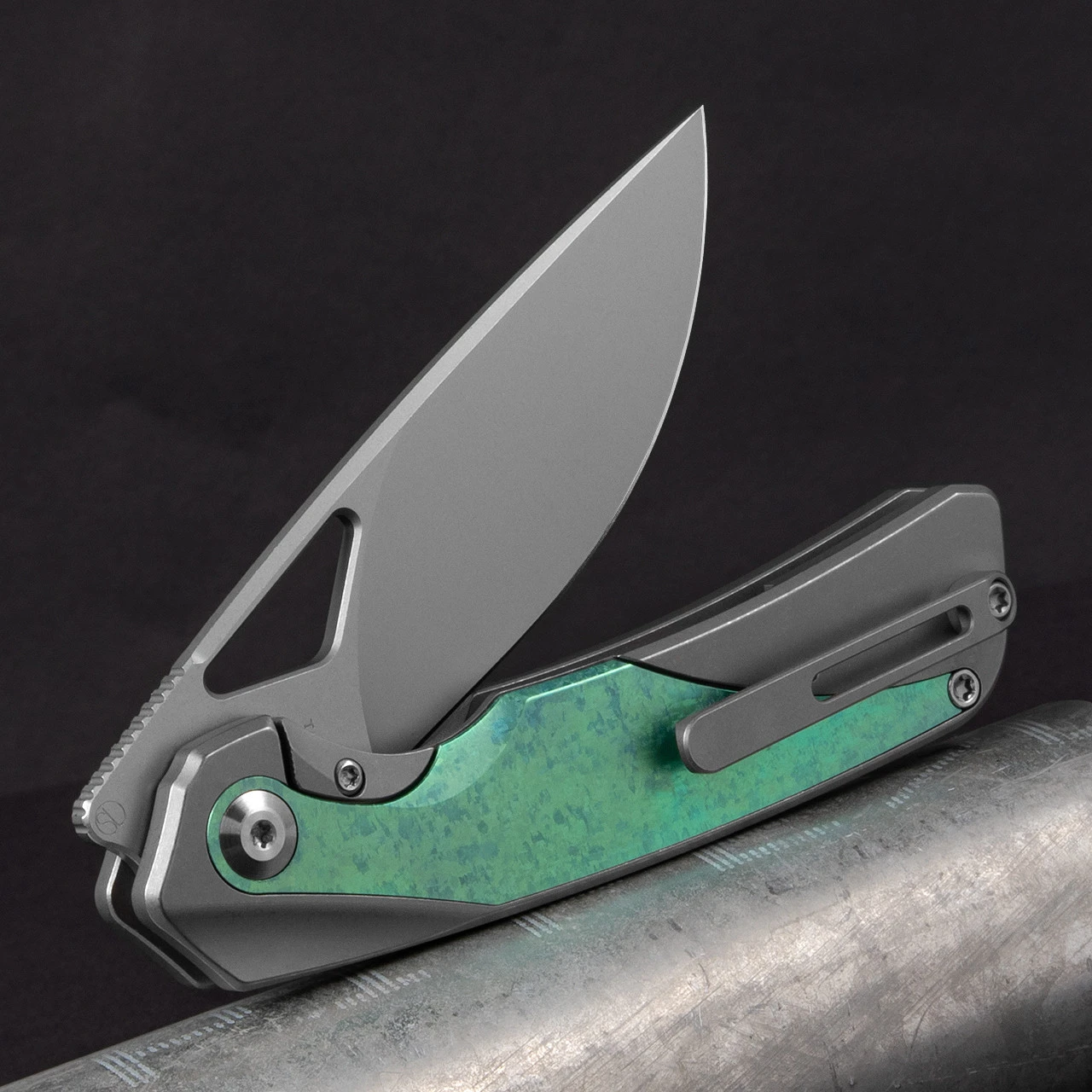Kizer Topsail Crystallized Titanium Folding Knife