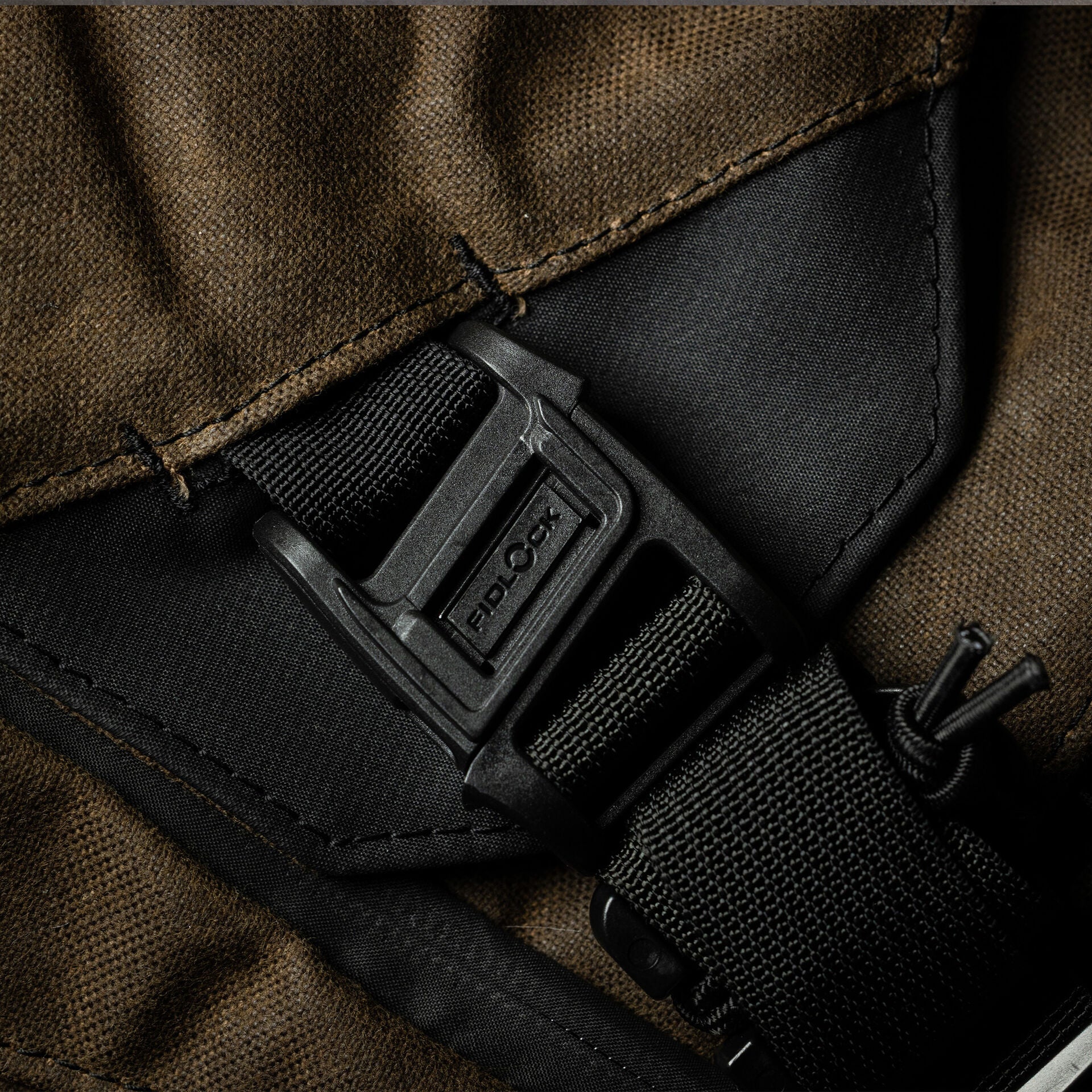 TAD Parallax Mess Bag 15L WX Dark Oak