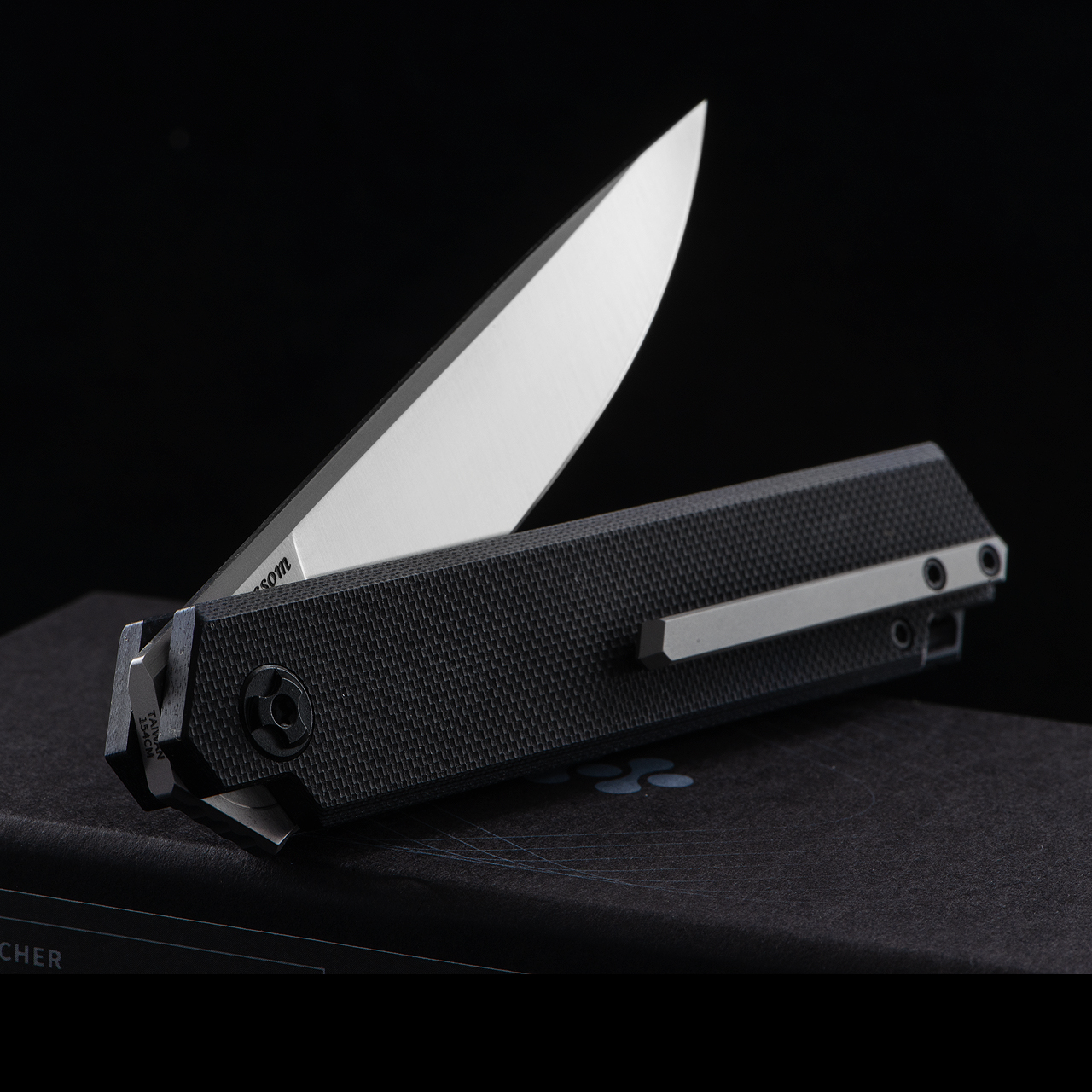 Dots Gear Preacher Folding Knife