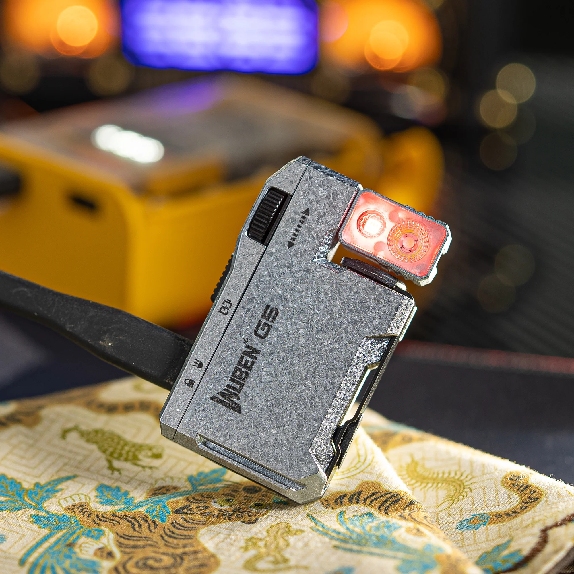 Wuben G5 Ice Crack Flashlight