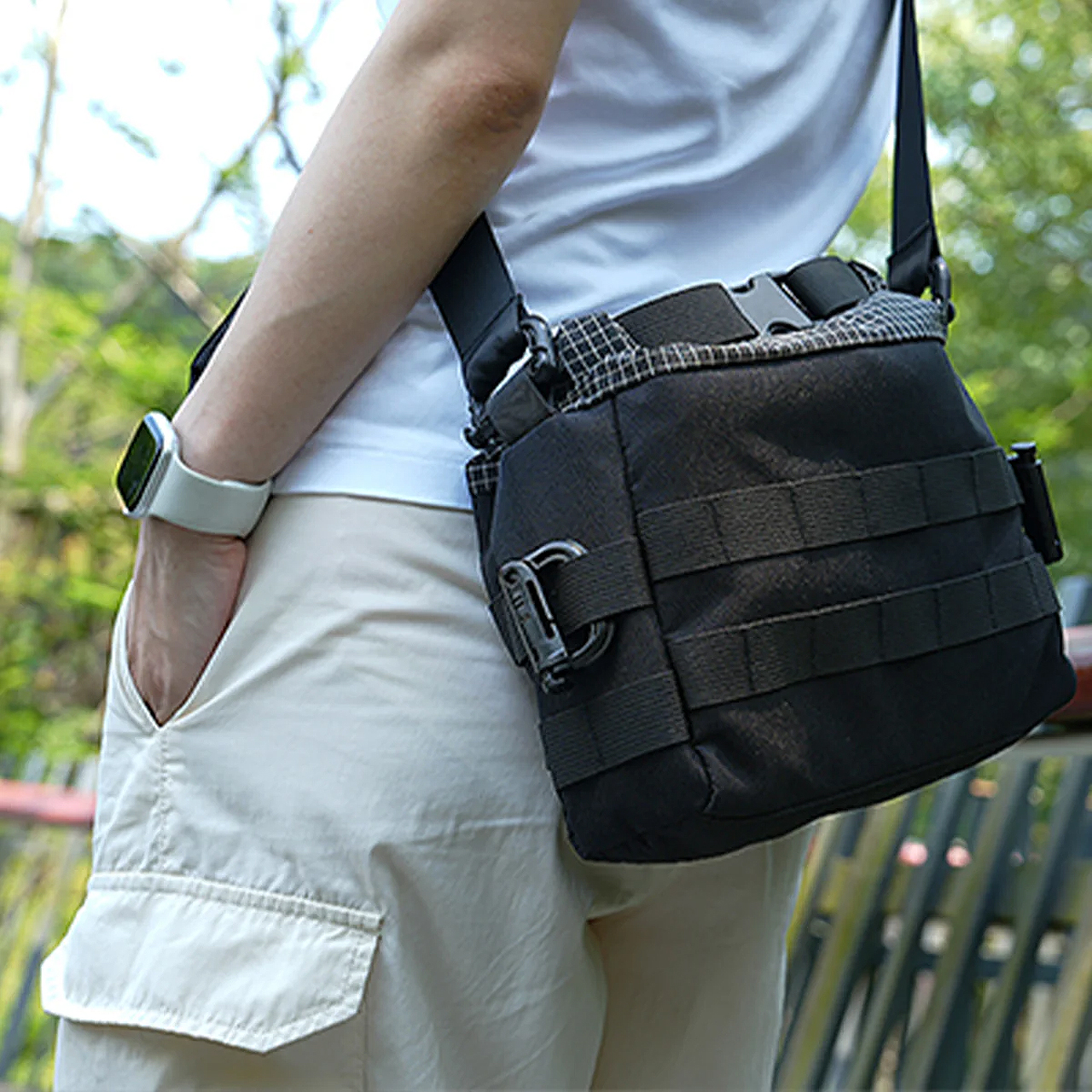 Viperade CHS5 Sling Messenger Bag Black