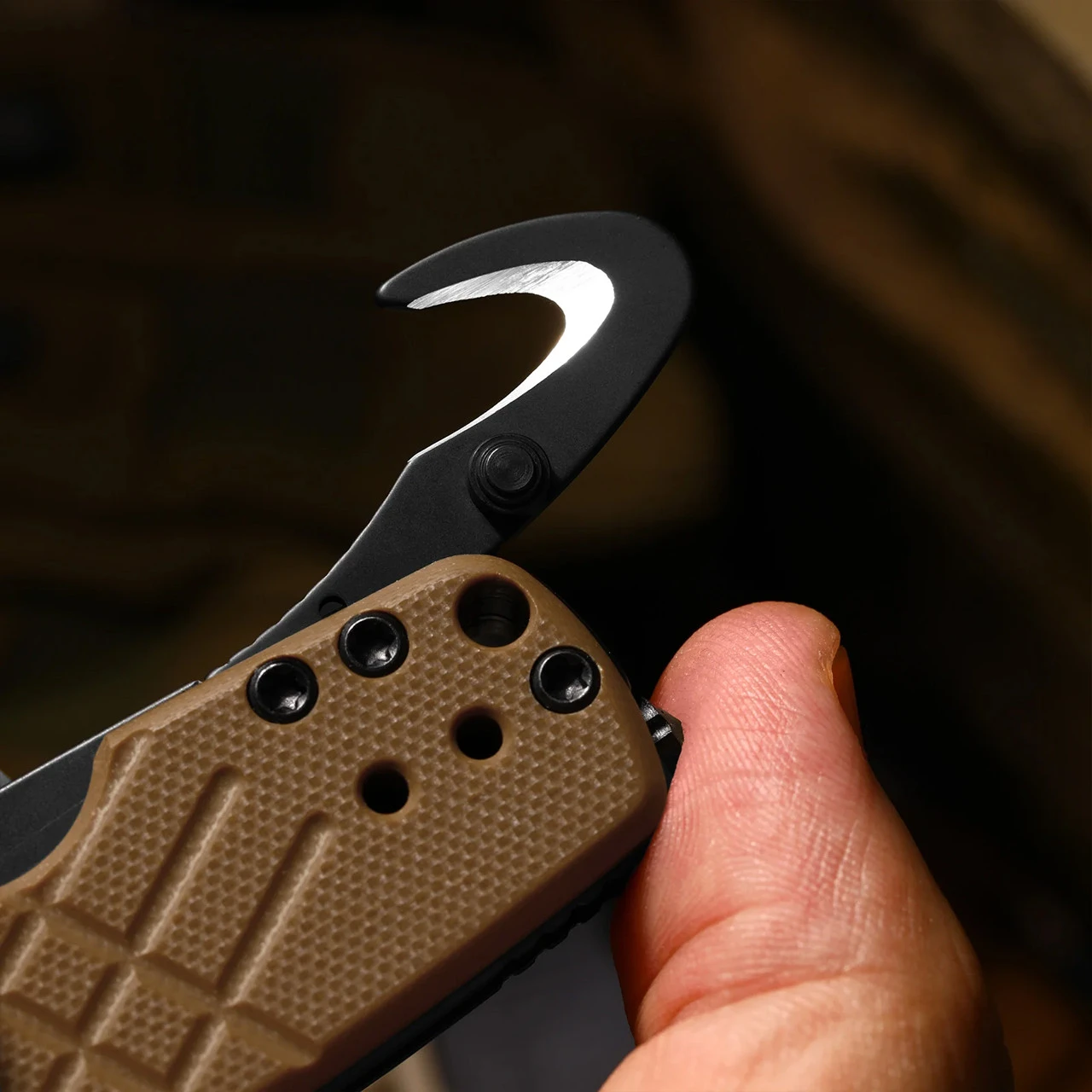 Kizer Aegis T Part Serrated Tan PVD Folding Knife