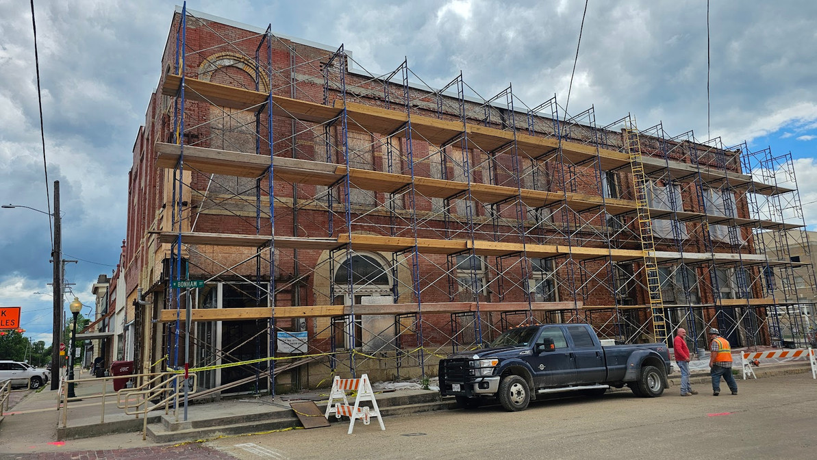 Elevating History: How Scaffolding Played a Major Role in Restoring a 116-Year-Old East Texas Landmark