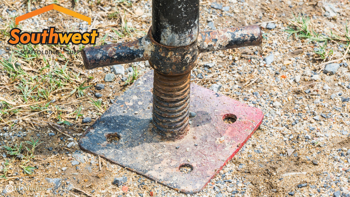 Bracing and Screw Jacks: The Components That Keep Scaffolding Stable