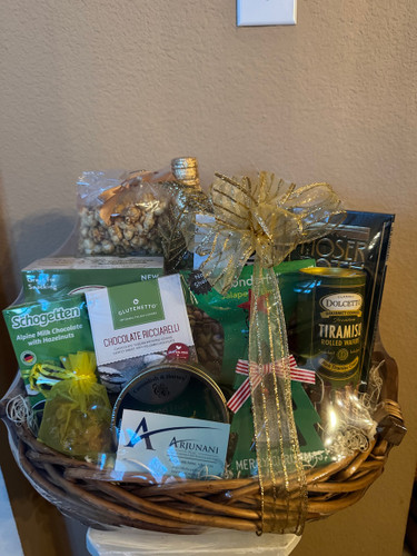 Green Holiday Gift Baskets  Green Holiday Gift Baskets