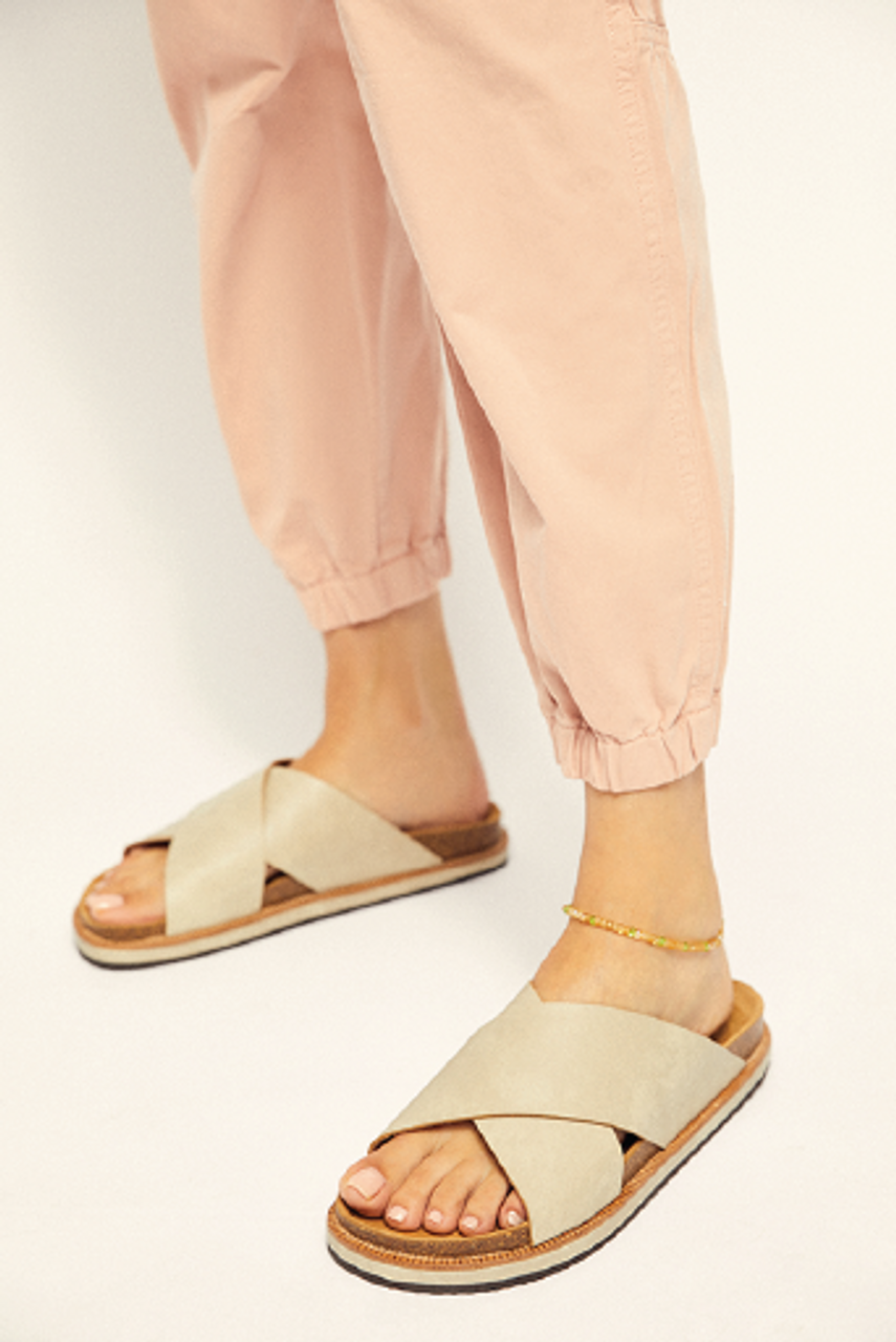 sidelines footbed sandal