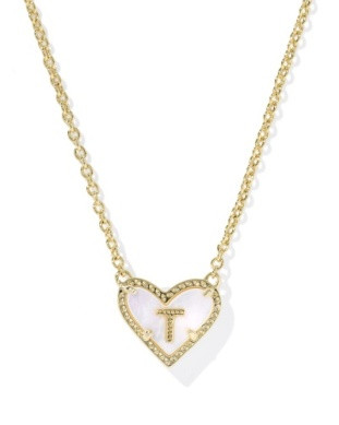 Kendra Scott Heart Letter Short Pendant Necklace Letter T

Reversible Kendra Scott Initial Necklace- 1 side has a locket look and the other is mother of pearl. Both sides have the initial.