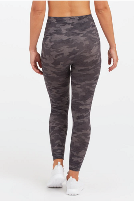 SPANX - Current summer obsession: seamless leggings! Our
