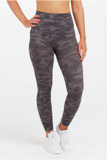 SPANX Leggings for Women Look at Me Now Seamless Leggings, Green Camo,  Medium : : Clothing, Shoes & Accessories