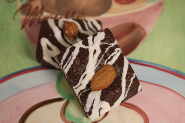 Middlebury Sweets Chocolate Bark Bites - Joy Of Almonds Bark