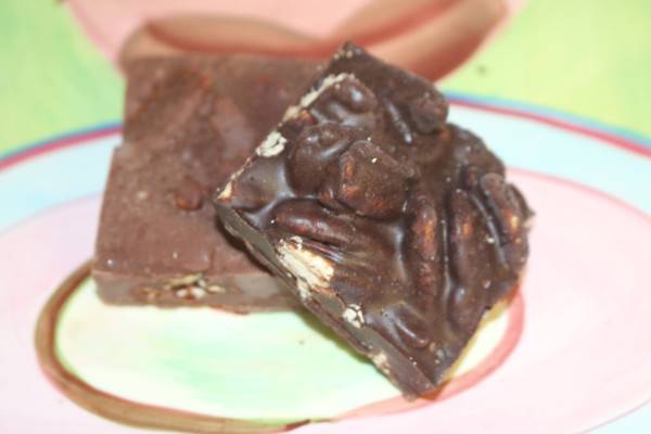 Middlebury Sweets Chocolate Bark Bites - Pecan Chocolate Bark