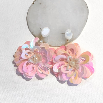 Pearl + Pale Pink Flower