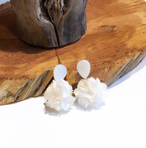 Pearl Teardrop + White Material Flower Ball