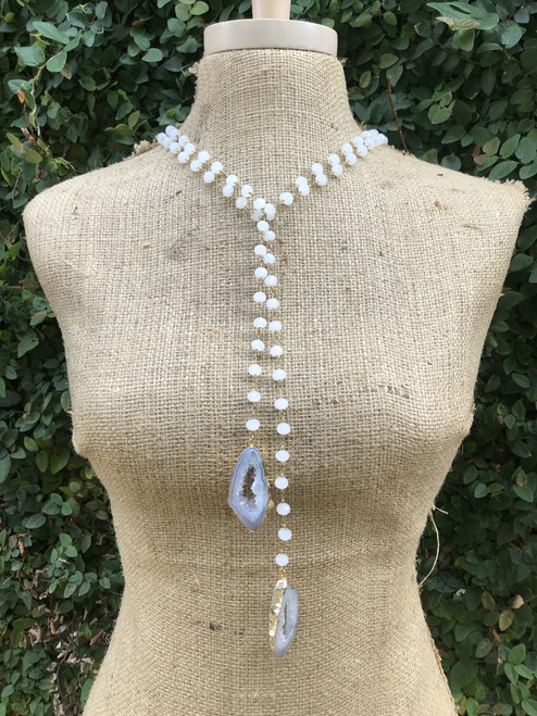White  Lariat with Agate