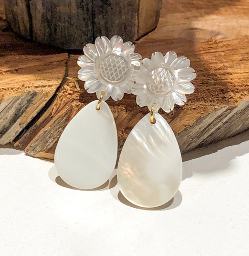Sunflower + Large Oval Mother Of Pearl