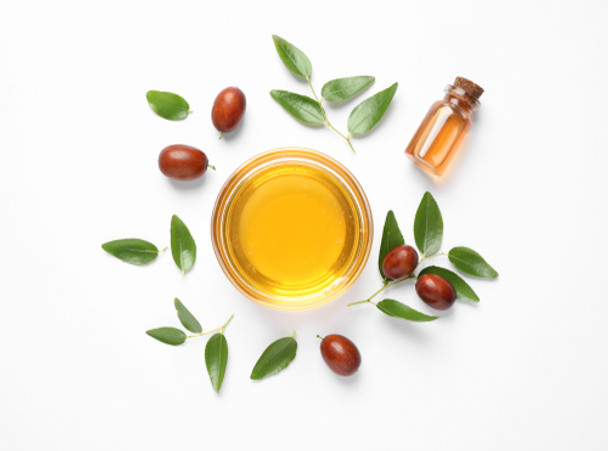 Jojoba oil is similar to the sebum in our own skin, has a high vitamin E content, is an an excellent skin softener that can smooth dry skin, prevent flakiness, and improve skin elasticity.