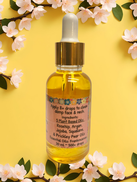 5 High Quality Plant Based Oils Loaded with Antioxidants for a Healthy, Radiant Complexion.. Rosehip Oil...Prickly Pear Oil...Argan Oil..Jojoba Oil...Squalene Oil..Essential Oils:  Frankincense..30 ml ~ 500+ Drops per Bottle    
   How to Use:  Apply a few drops onto fingertips, gently apply in circular motion to clean, damp face, under eyes and don't foget the neck. Repeat the process until entire face and neck area are protected in the nourishing face oil. Can wear alone or with moisturizer and/or serum. Always apply the face oil last.