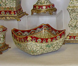 Chinese Red and Fern Green - Luxury Handmade Reproduction Chinese Porcelain - 10 Inch Curved Square Dish | Bowl Style S78