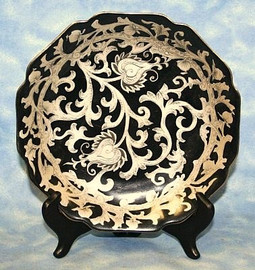 Ebony Black and Gold Lotus Scroll, Luxury Handmade Reproduction Chinese Porcelain, 8 Inch Decorative Display Plate Style 811