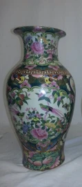 A Figural Scene Gold Rose Medallion - Luxury Handmade Reproduction Chinese Porcelain - 14 Inch Flower | Mantel Vase - Style 3