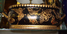 Style 591 - Noir ébène et le papillon d'or - Luxury Handmade Reproduction Chinese Porcelain - Small 12 Inch Foot Bath, Centerpiece Planter - Style 591
