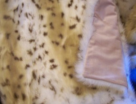 Snow Leopard faux Fur Pet Lounger - Natural look & Luxuriously Soft - 30" x 36", 540