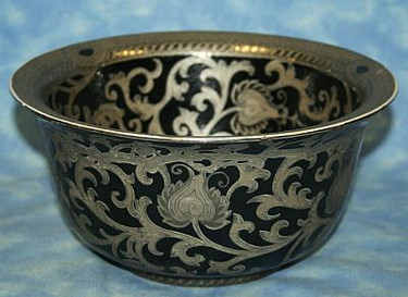 Ebony Black and Gold Lotus Scroll - Luxury Handmade Reproduction Chinese Porcelain - 10 Inch Round Bell Shaped Bowl Style 39