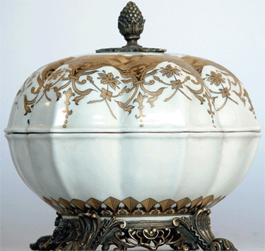 Ivory and Gold | Luxury Handmade and Painted Reproduction Chinese Porcelain and Gilt Bronze Ormolu | 8 Inch Covered Dish | Style A539