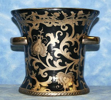 Ebony Black and Gold Lotus Scroll - Luxury Handmade and Painted Reproduction Chinese Porcelain - 7.5 Inch Decorative Planter Style 67
