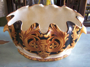 Ebony Black and Gold Acanthus - Luxury Handmade and Painted Reproduction Chinese Porcelain - 16 Inch Scalloped Shell Footbath, Planter, Centerpiece - Style C 591