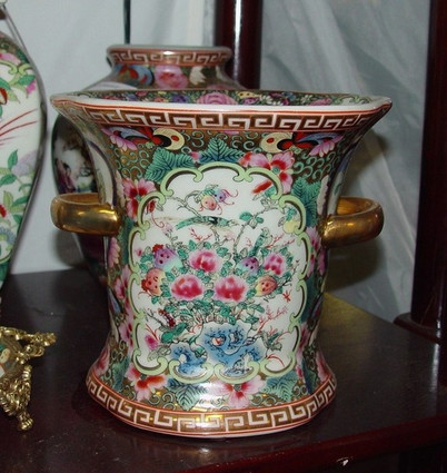 Nature Scene Gold Rose Medallion , Luxury Handmade Reproduction Chinese Porcelain, 7.5 Inch Decorative Container | Planter, Style 67