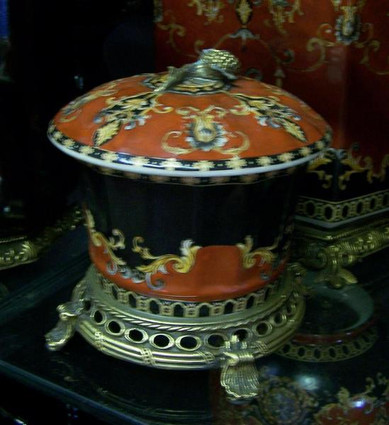 Imperial Red and Ebony Black - Luxury Handmade Reproduction Chinese Porcelain and Gilt Brass Ormolu - 7 Inch Tabletop Pet Treat or Covered Dish Style B236