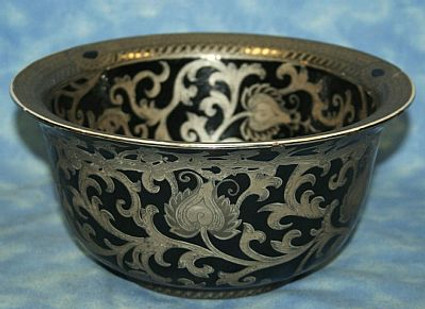 Ebony Black and Gold Lotus Scroll - Luxury Handmade Reproduction Chinese Porcelain - 10 Inch Round Bell Shaped Bowl Style 39