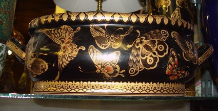 Style 591 - Noir ébène et le papillon d'or - Luxury Handmade Reproduction Chinese Porcelain - Large 18 Inch Foot Bath, Centerpiece Planter - Style 591