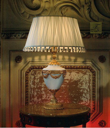 #European Table Lamp in Porcelain and Gilt Bronze Ormolu - 31.50"t x 21.50"dia. - Opulent 24 Karat Gold Finish, 6984