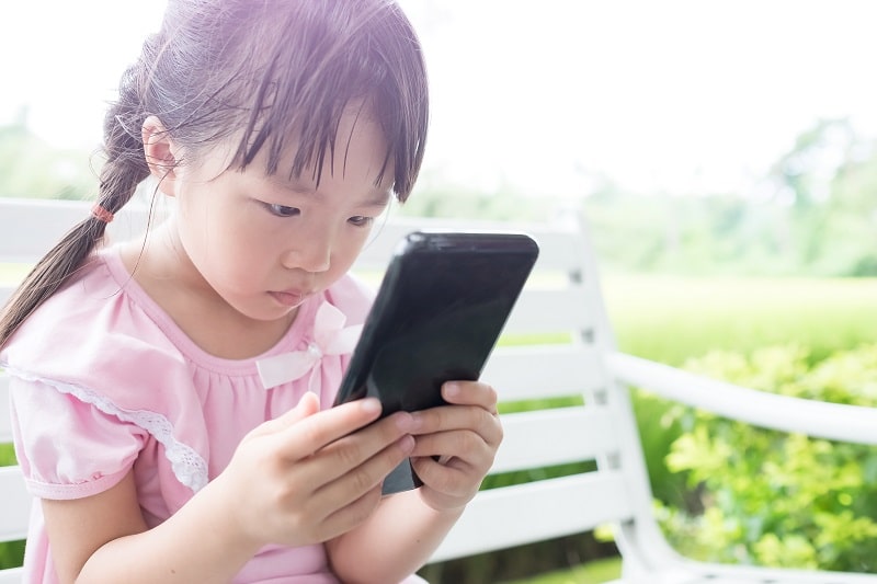 Children are starting to spend more time with devices every day, causing potential vision problems like nearsightedness.