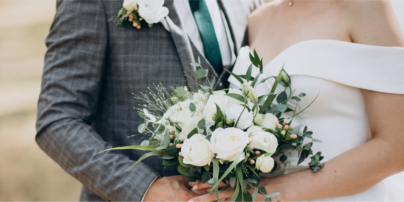 How To Select A Strapless Wedding Dress For Short Girls?