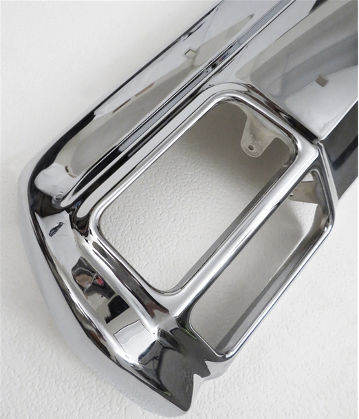 1971-1972 Cutlass Rear Chrome Bumper (Without Exhaust Holes)