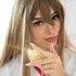 Red Brown Zwei Contacts UGC
