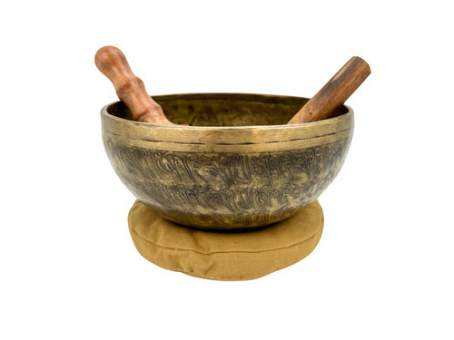 8.75" G/C# Note Etched Himalayan Singing Bowl #g14001023