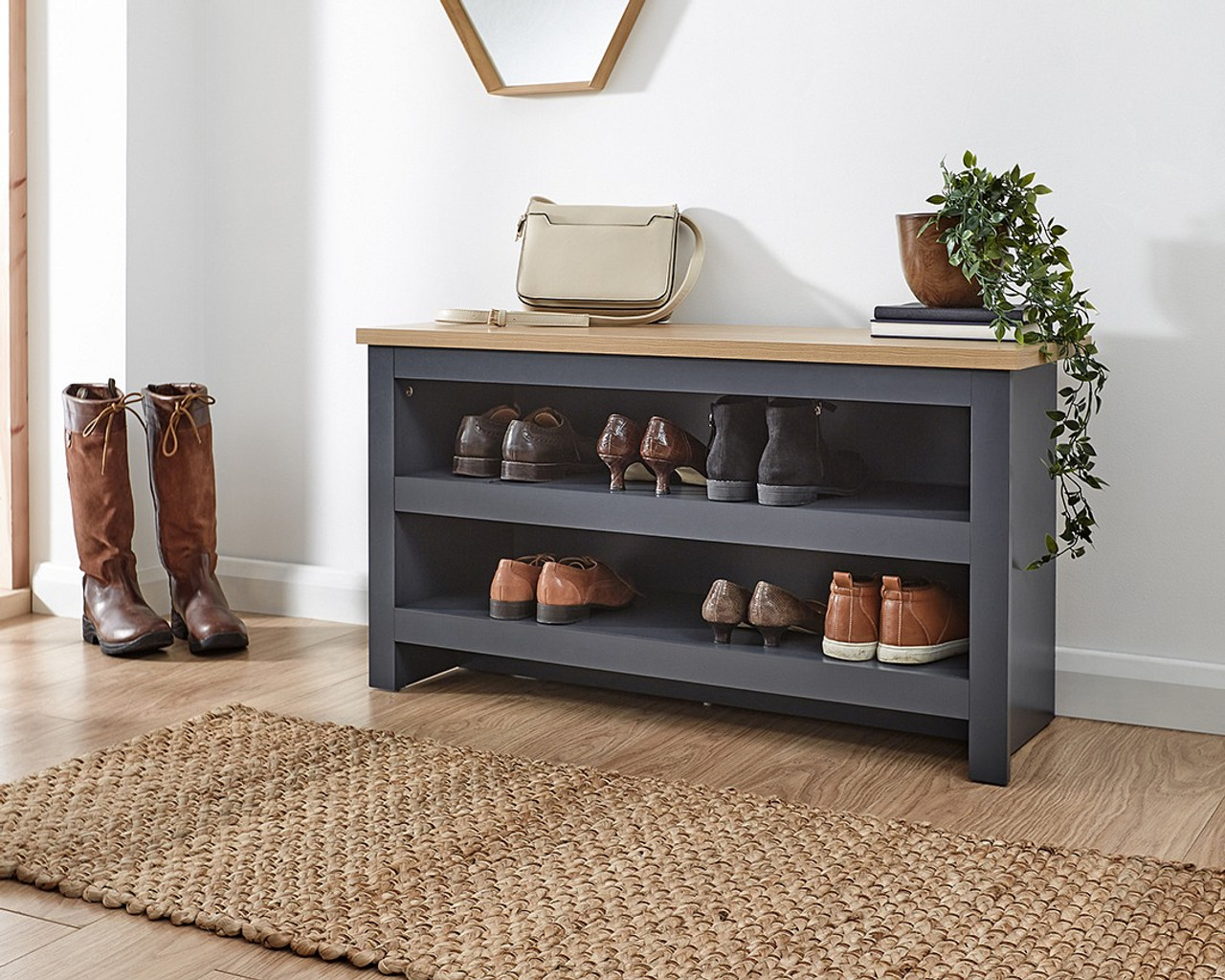 SIMPLE SHOE BENCH