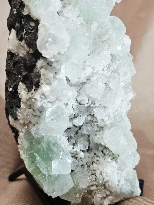Zeolite - Green apophyllite/ fluorapophyllite crystals in an Albite field