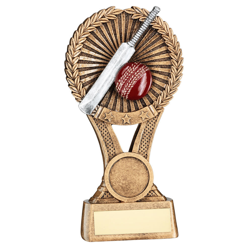 Cricket Round Wreath On V Riser With Plate at 1st Place 4 Trophies