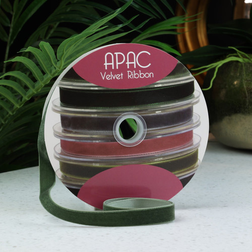 Dusky Green Velvet Ribbon (15mm x 20m) Dusky Green Velvet Ribbon (15mm x 20m)