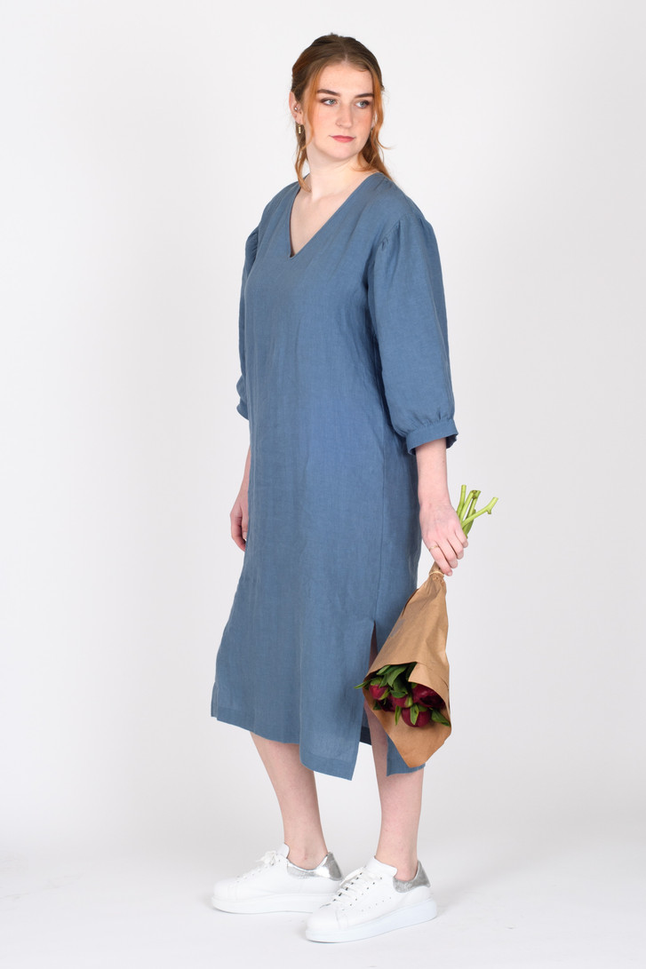 Tall woman with flowers in Denim colour Style X Lab Begin Dress for Redwood Clothing