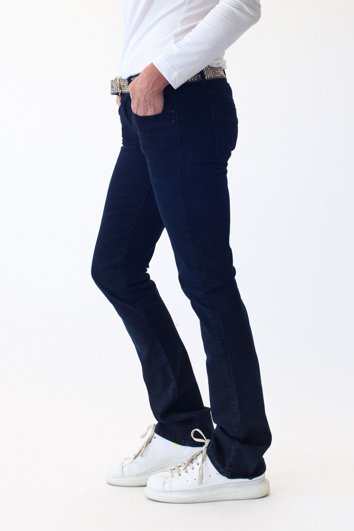 Tall model wearing LTB Jeans Valerie Camenta 34Leg side view Jeans for tall women