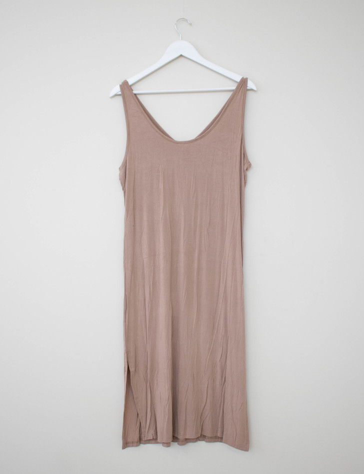 Reversible Slip Nude. Round neck by Got Get.