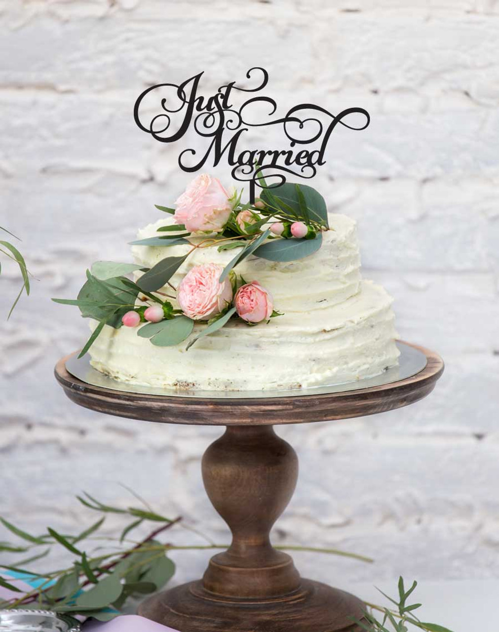 Vintage-Inspired Lambeth Buttercream Wedding Cakes