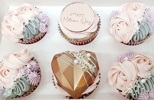 Mother's Day Cake Ideas and Tutorials - Cakes by Lynz