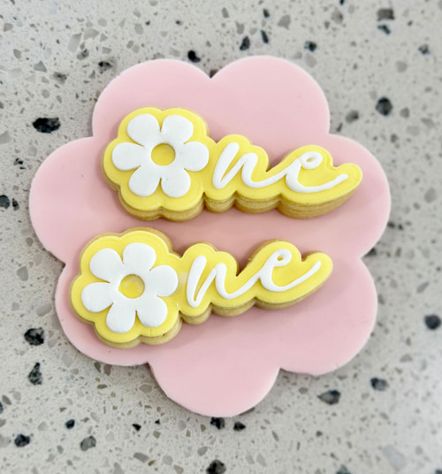Daisy One Cookie Stamp and Cutter – First Birthday Flower Theme (40350): retailer-supplied image